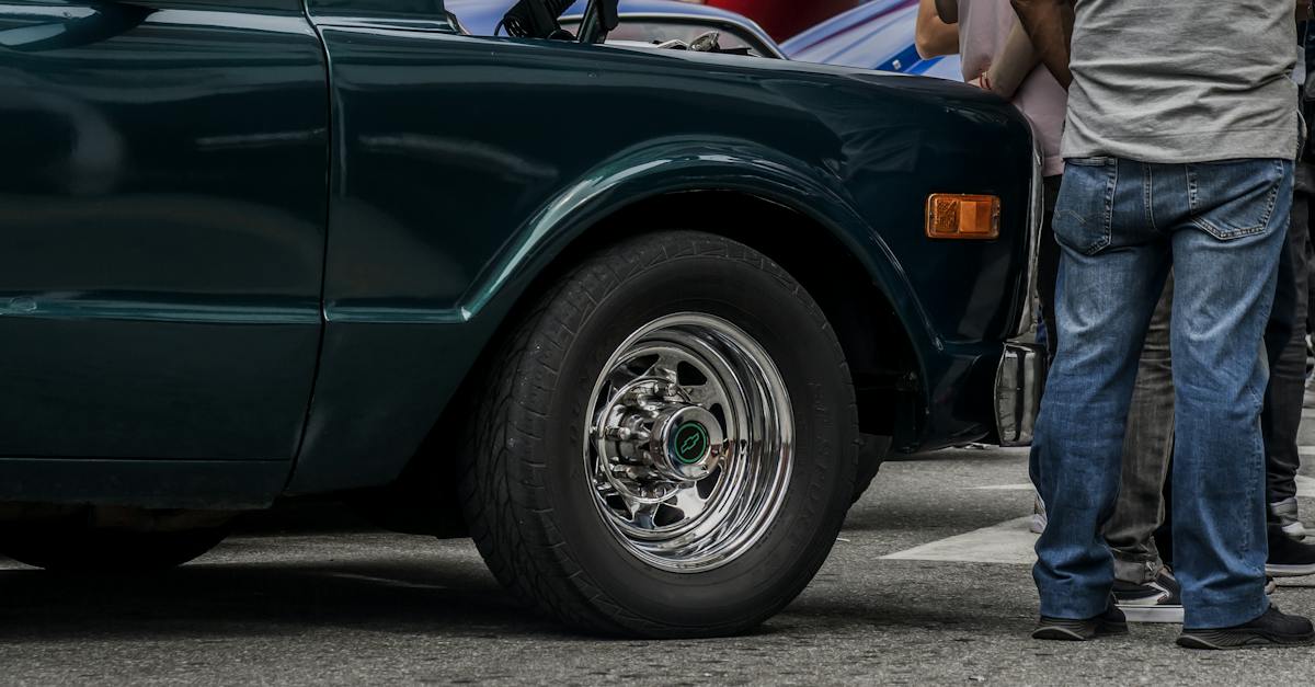 blue-car-with-open-hood-4832599